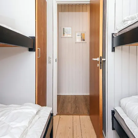 6 Person In Hemmet-by Traum * Hemmet